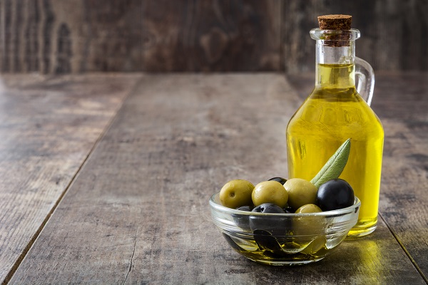 Olio extra vergine di oliva e delle olive.