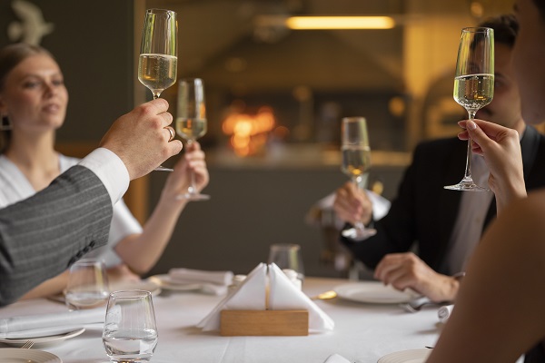 Cena aziendale al ristorante.