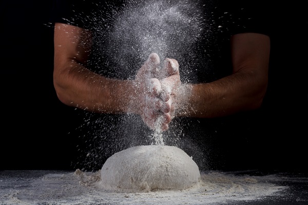 Impasto a preparazione lenta per una pizza più leggera e gustosa.