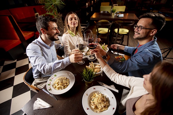 Cena tra amici.
